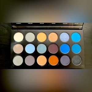 Morphe 18a blue ya away palette